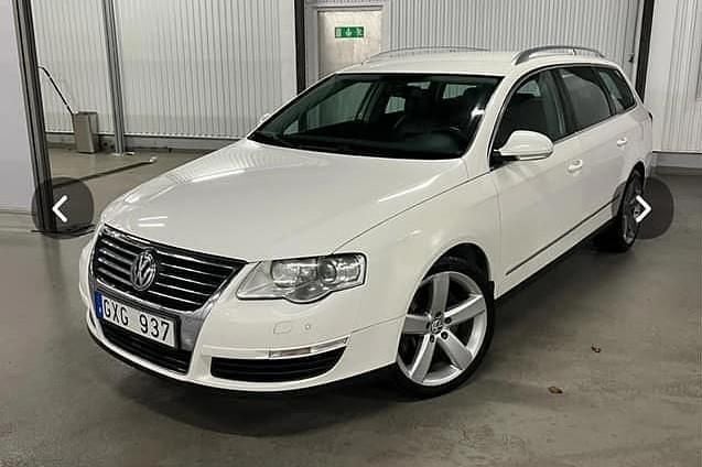 Vit Begagnad 2008 VW Passat R Kombi | 48 000 kr (Bra pris) - Bild 1/4