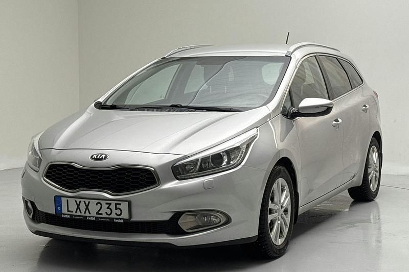 Grå Begagnad 2014 Kia Ceed Sportswagon Kombi | 86 500 kr (Marknadspris) - Bild 1/4