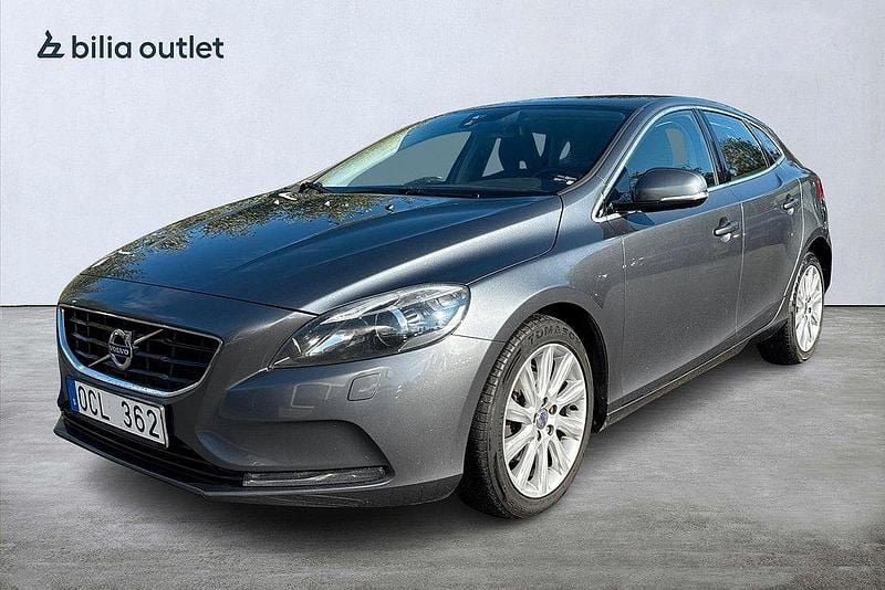Grå Begagnad 2013 Volvo V40 Summum Kombi | 114 900 kr (Marknadspris) - Bild 1/4