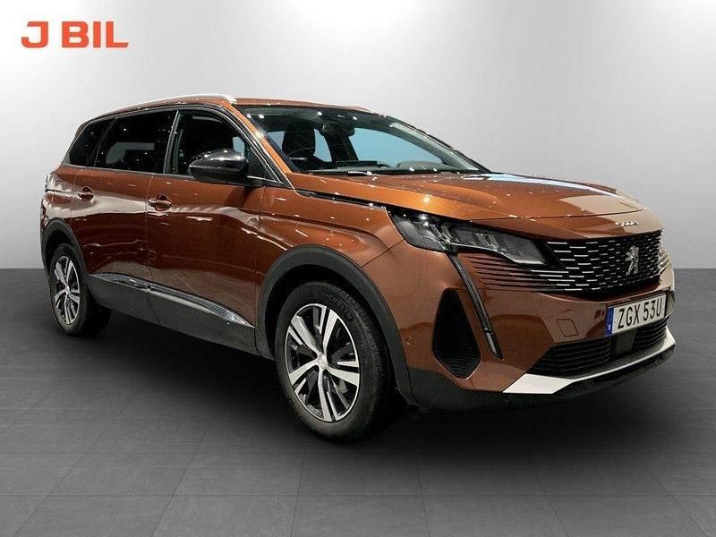 Brun Begagnad 2022 Peugeot 5008 Allure SUV | 264 900 kr (Marknadspris) - Bild 1/4