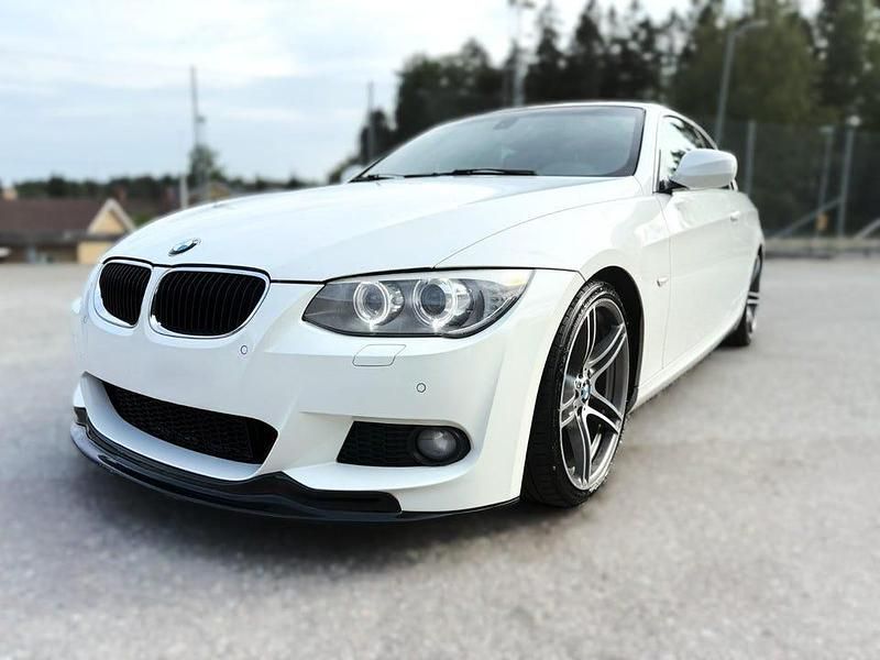 Begagnad BMW 320 Comfort Edition 184 HK (135 kW) 2010 D, convertible lci comfort m sport 19" Cab