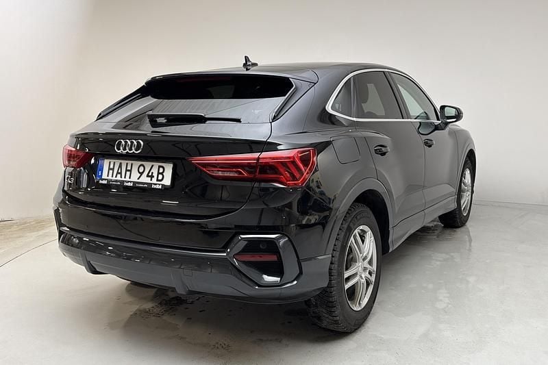 Begagnad Audi Q3 Sportback 2023 Svart SUV