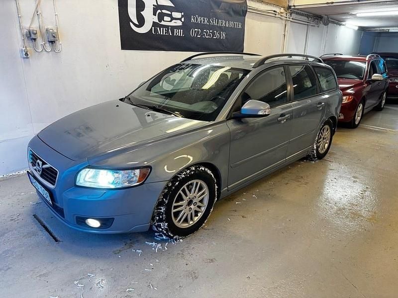 Blå Begagnad 2011 Volvo V50 Momentum Kombi | 35 900 kr (Bra pris) - Bild 1/4