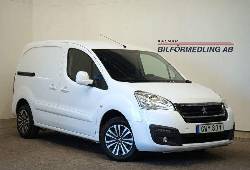 Vit Begagnad 2016 Peugeot Partner Minibuss | 114 900 kr (Marknadspris) - Bild 1/4