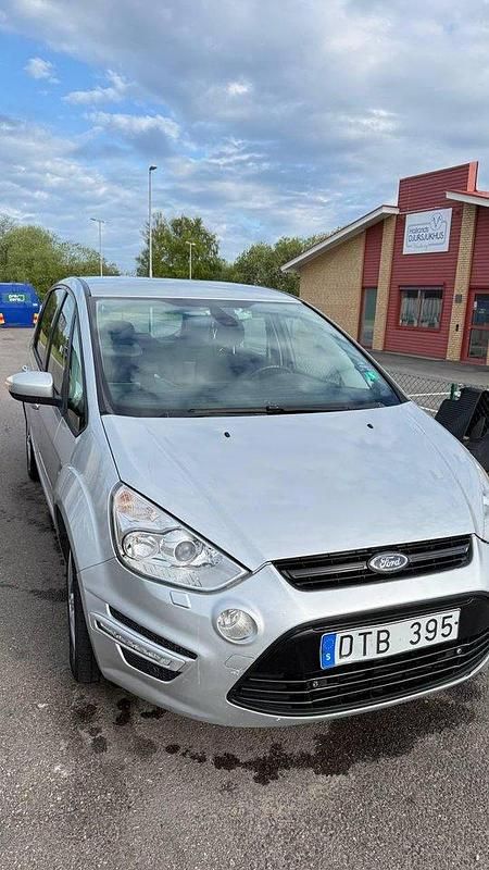 Silver Begagnad 2011 Ford S-MAX S Minibuss | 45 000 kr (Marknadspris) - Bild 1/4