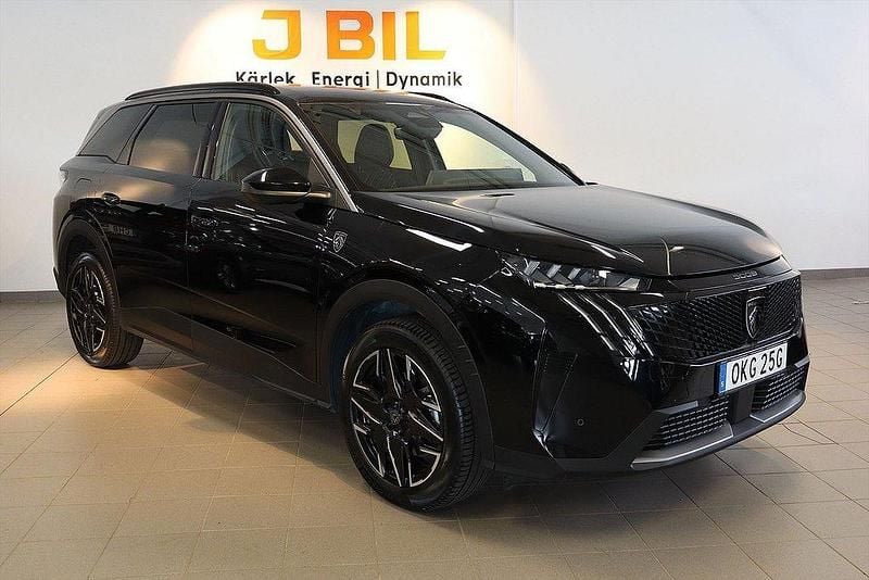 Svart Begagnad 2024 Peugeot 5008 GT Minibuss | 419 900 kr - Bild 1/4