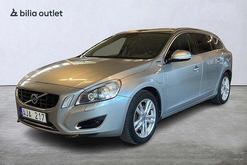 Silver Begagnad 2013 Volvo V60 Kombi | 99 000 kr (Superpris) - Bild 1/4