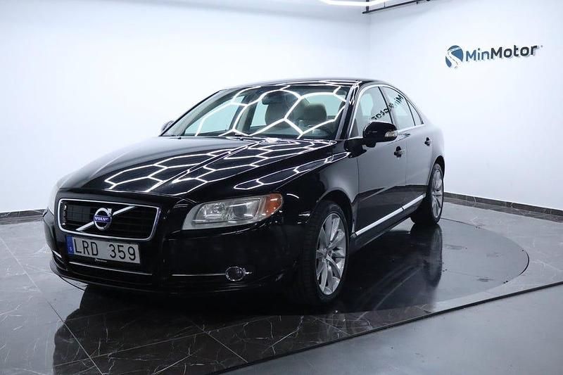 Svart Begagnad 2011 Volvo S80 Summum Sedan | 99 000 kr (Lite dyr) - Bild 1/4