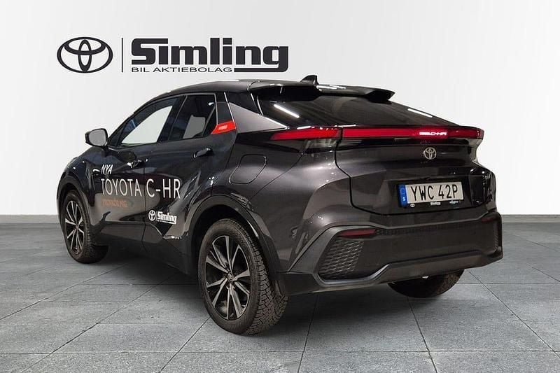 Begagnad Toyota C-HR Style 197 HK (144 kW) 2025 Grå SUV