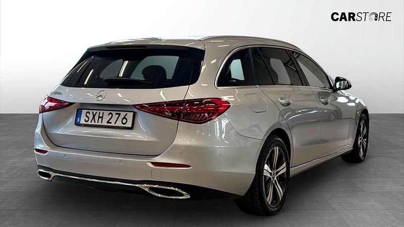 Begagnad Mercedes C300e Avantgarde 313 HK (230 kW) 2022 Silver Kombi