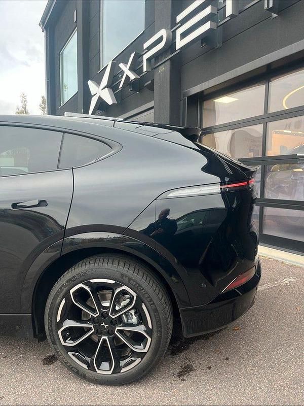Begagnad XPENG G6 350 kW (476 HK) 2025 Svart SUV