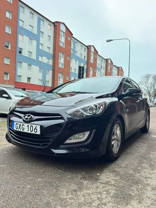 Begagnad 2014 Hyundai i30 Halvkombi | 69 500 kr (Marknadspris) - Bild 1/4