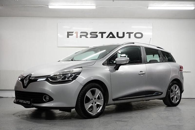 Silver Begagnad 2015 Renault Clio GrandTour Kombi | 79 900 kr (Marknadspris) - Bild 1/4