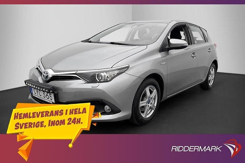 Ljusgrå Begagnad 2016 Toyota Auris Hybrid Active Halvkombi | 174 800 kr (Marknadspris) - Bild 1/3