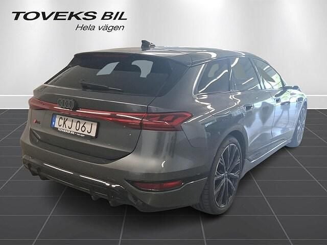 Begagnad Audi A6 e-tron Performance 280 kW (381 HK) 2025 Daytonagrå pärleffekt Kombi