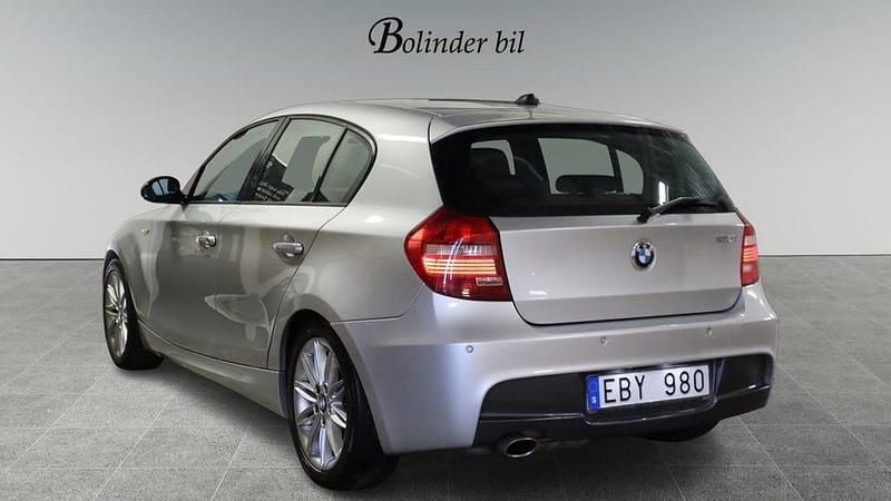 Begagnad BMW 120 Advantage 170 HK (125 kW) 2009 Ljusgrå Halvkombi