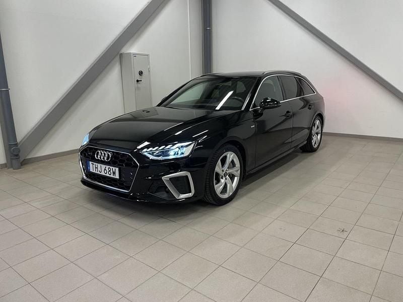 Svart Begagnad 2022 Audi A4 Comfort Kombi | 339 000 kr - Bild 1/4