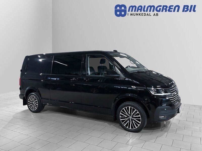Svart (svartmetallic) Begagnad 2024 VW T6.1 Van | 936 250 kr - Bild 1/4