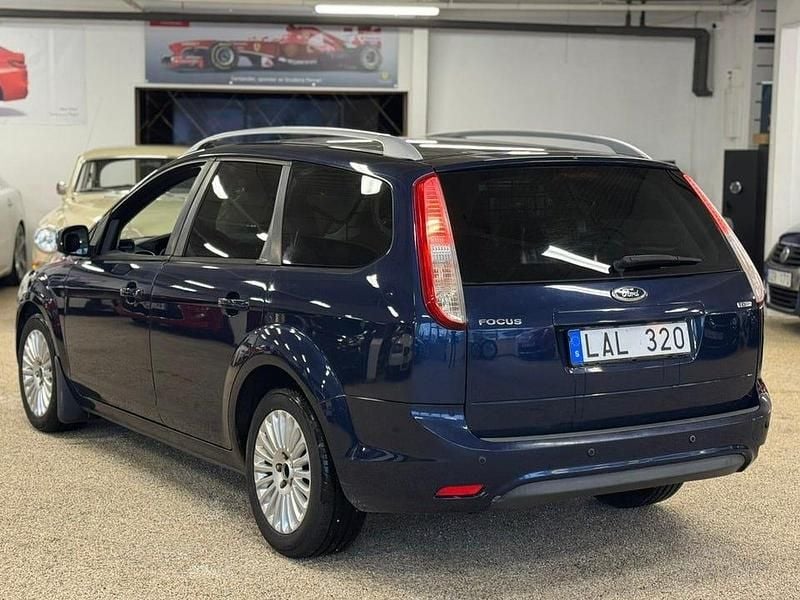 Begagnad Ford Focus Titanium 109 HK (80 kW) 2011 Blå Kombi