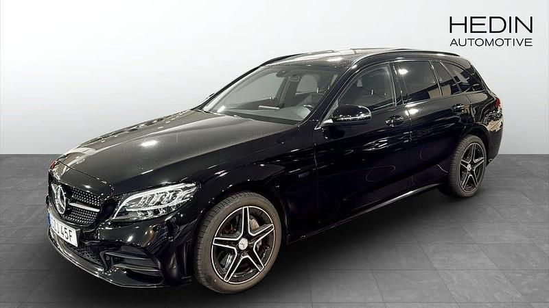 Svart Begagnad 2020 Mercedes C300 AMG Kombi | 290 000 kr (Marknadspris) - Bild 1/4