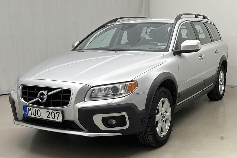 Ljusgrå Begagnad 2013 Volvo XC70 Momentum SUV | 153 000 kr (Bra pris) - Bild 1/4