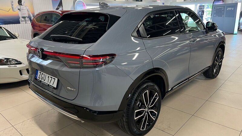 Begagnad Honda HR-V Advance 146 HK (107 kW) 2024 Grå (urban grey) SUV