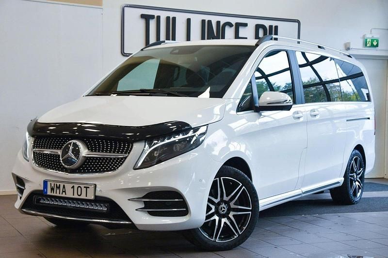 Vit Begagnad 2022 Mercedes V220 AMG Minibuss | 679 900 kr - Bild 1/4