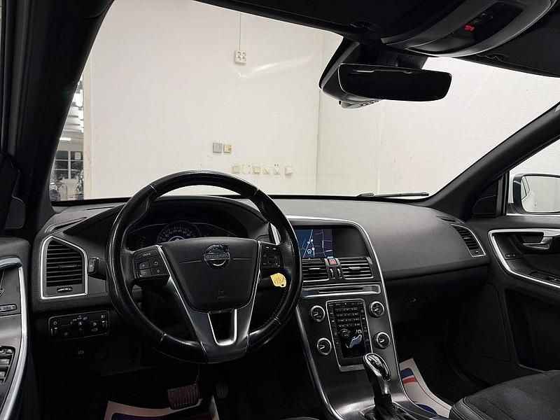 Begagnad Volvo XC60 Momentum 136 HK (100 kW) 2014 Vit SUV