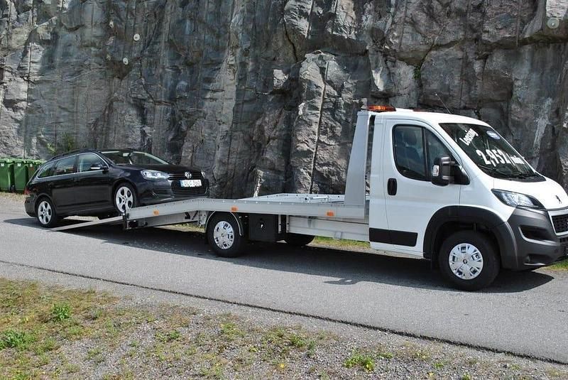 Begagnad Peugeot Boxer 165 HK (121 kW) 2024 Vit Van