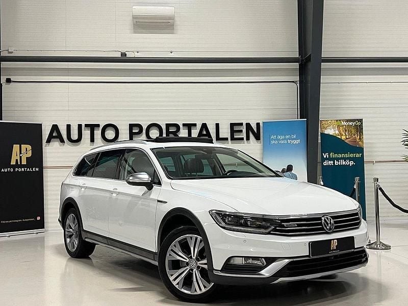 Vit Begagnad 2018 VW Passat Alltrack Kombi | 179 900 kr (Marknadspris) - Bild 1/4