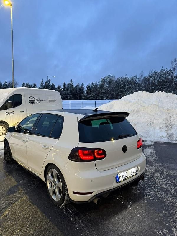 Begagnad VW Golf VI GTI 211 HK (155 kW) 2010 Halvkombi