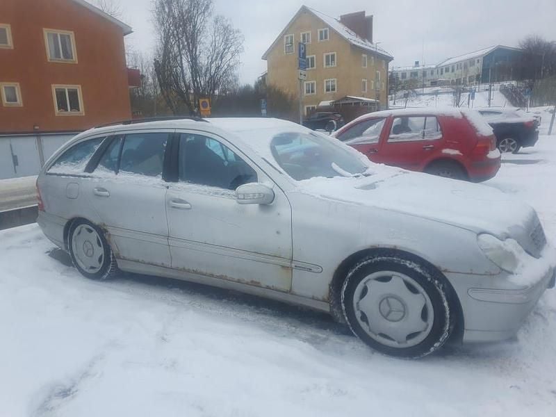 Begagnad Mercedes C200 163 HK (119 kW) 2002