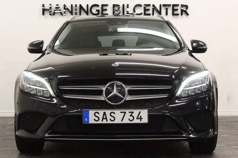 Begagnad Mercedes C220 Avantgarde 194 HK (142 kW) 2019 Svart