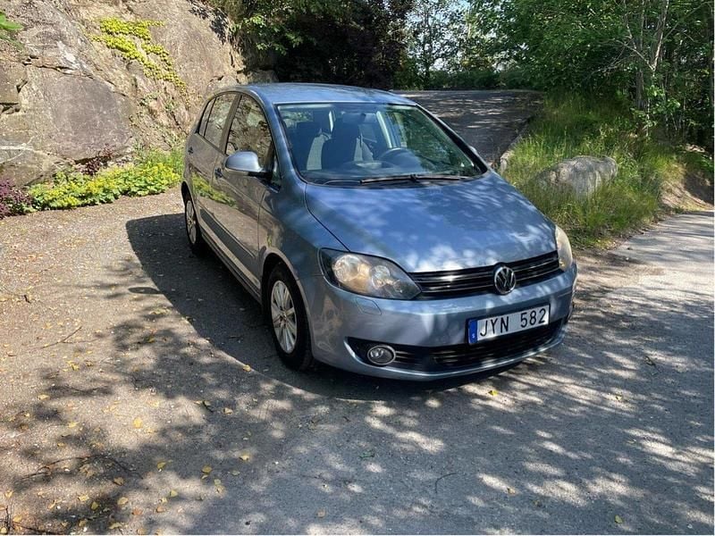 Blå Begagnad 2010 VW Golf Plus Cross Minibuss | 28 900 kr (Bra pris) - Bild 1/4
