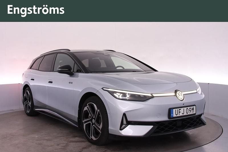 Silver Begagnad 2024 VW ID.7 GTX Kombi | 609 000 kr (Marknadspris) - Bild 1/4