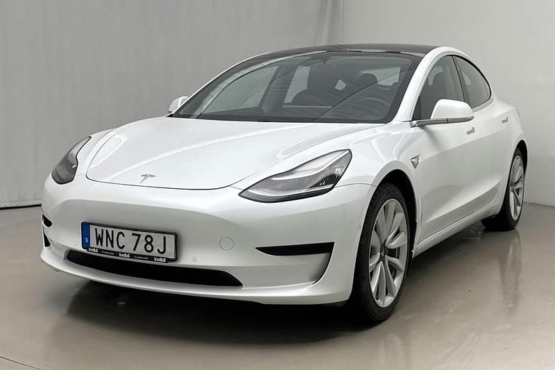 Vit Begagnad 2020 Tesla Model 3 Standard Range Sedan | 179 000 kr (Marknadspris) - Bild 1/4