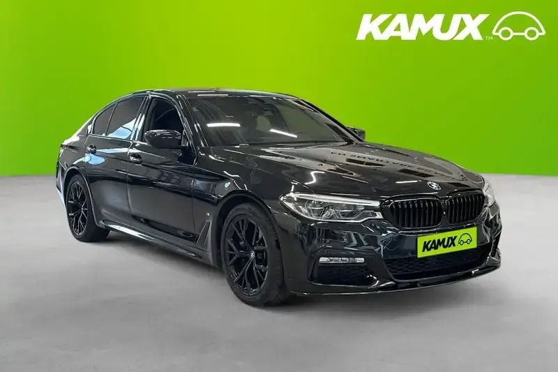 Svart Begagnad 2018 BMW 530e iPerformance Sedan | 309 800 kr (Dyr) - Bild 1/4