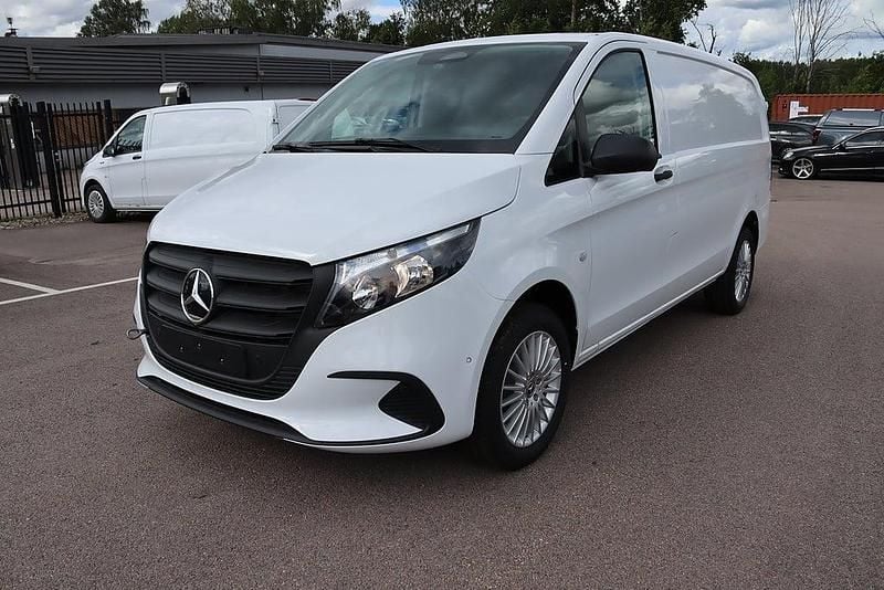 Vit Ny 2025 Mercedes Vito Van | 621 250 kr (Superpris) - Bild 1/4