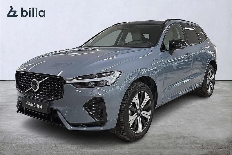 Grå Begagnad 2023 Volvo XC60 Plus SUV | 509 000 kr (Marknadspris) - Bild 1/4
