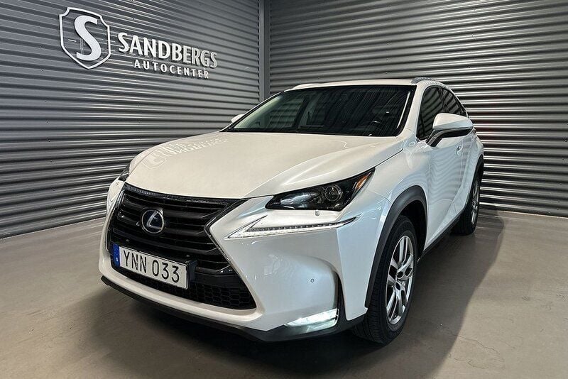 Vit Begagnad 2017 Lexus NX300h Executive Line SUV | 229 500 kr (Marknadspris) - Bild 1/4