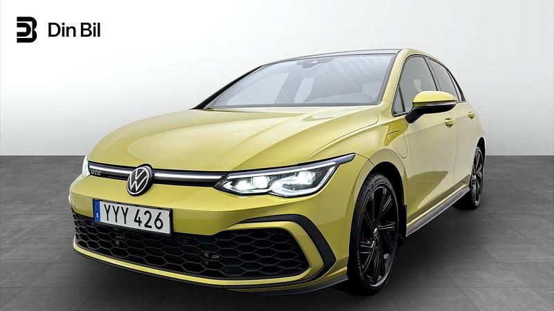Begagnad VW Golf VIII GTE 150 HK (110 kW) 2023 Gul Halvkombi