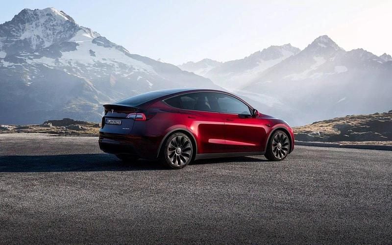 Begagnad 2023 Tesla Model Y SUV | 400 000 kr - Bild 1/1