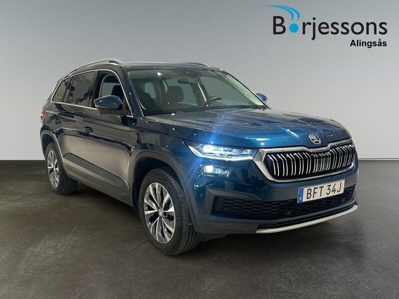 Blå Begagnad 2022 Skoda Kodiaq Style SUV | 378 800 kr (Marknadspris) - Bild 1/4