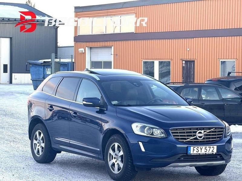 Blå Begagnad 2016 Volvo XC60 Ocean Race SUV | 173 500 kr (Bra pris) - Bild 1/4
