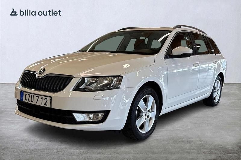 Vit Begagnad 2016 Skoda Octavia Halvkombi | 59 900 kr (Superpris) - Bild 1/4