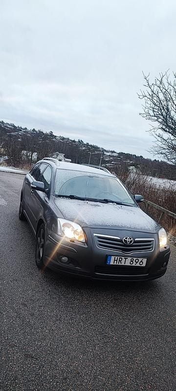 Begagnad 2008 Toyota Avensis Kombi | 28 000 kr (Marknadspris) - Bild 1/4