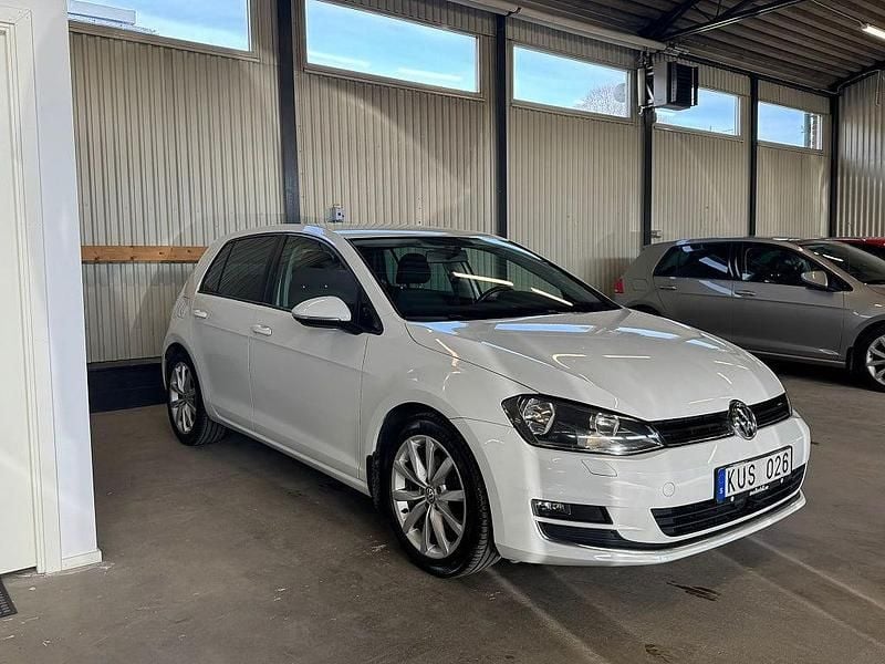 Begagnad VW Golf VII 141 HK (103 kW) 2013 Vit Halvkombi