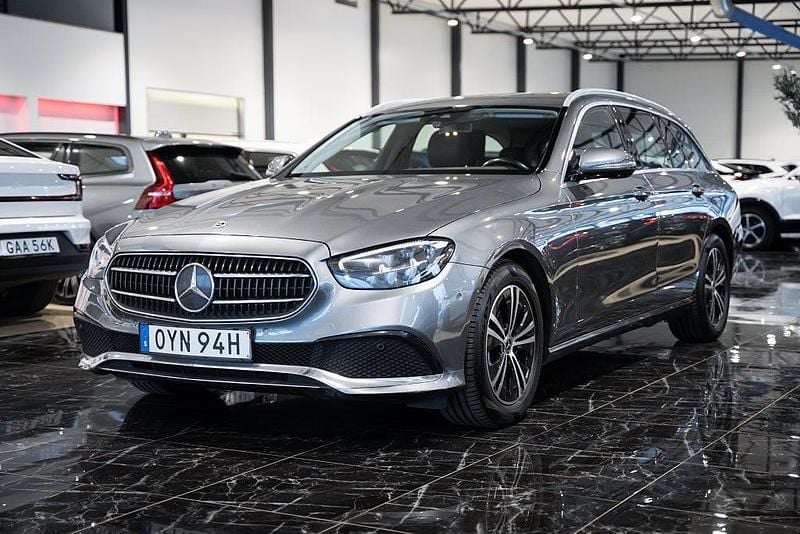 Grå Begagnad 2021 Mercedes E220 Avantgarde Kombi | 319 500 kr (Bra pris) - Bild 1/4