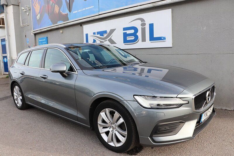 Grå Begagnad 2018 Volvo V60 Momentum Kombi | 229 900 kr (Marknadspris) - Bild 1/4