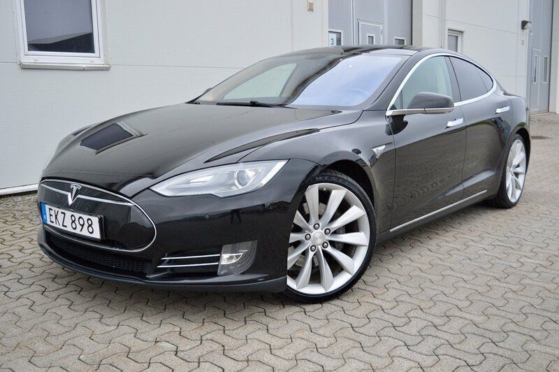 Svart Begagnad 2014 Tesla Model S Sedan | 259 900 kr (Dyr) - Bild 1/4